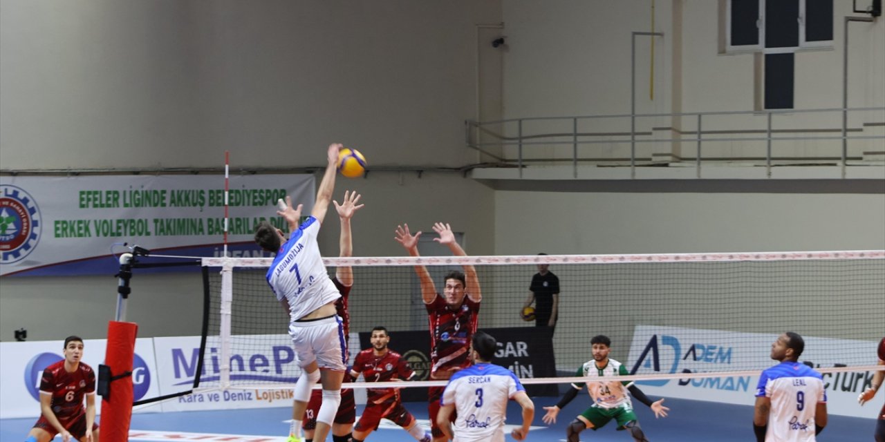 Voleybol: SMS Grup Efeler Ligi