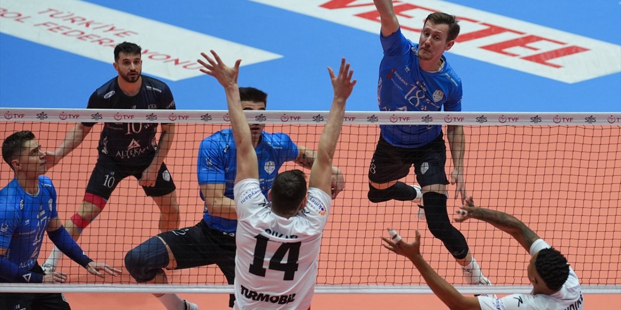 Voleybol: SMS Grup Efeler Ligi