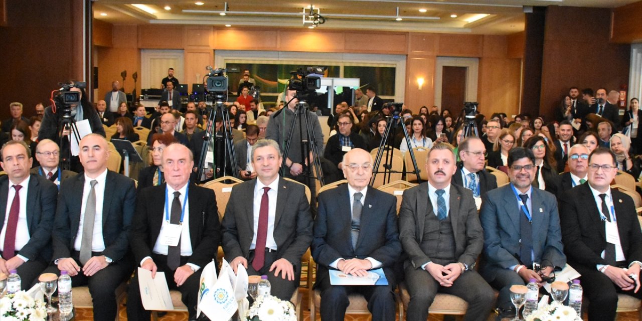 "Sürdürülebilir Gelecek İçin Çevre Eğitimi Kongresi" Antalya'da başladı