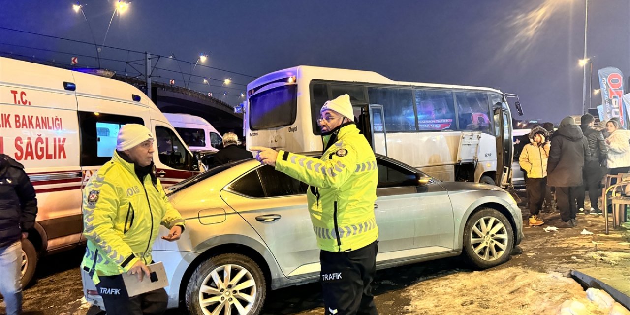 Kayseri'de 6 aracın karıştığı zincirleme trafik kazasında 7 kişi yaralandı