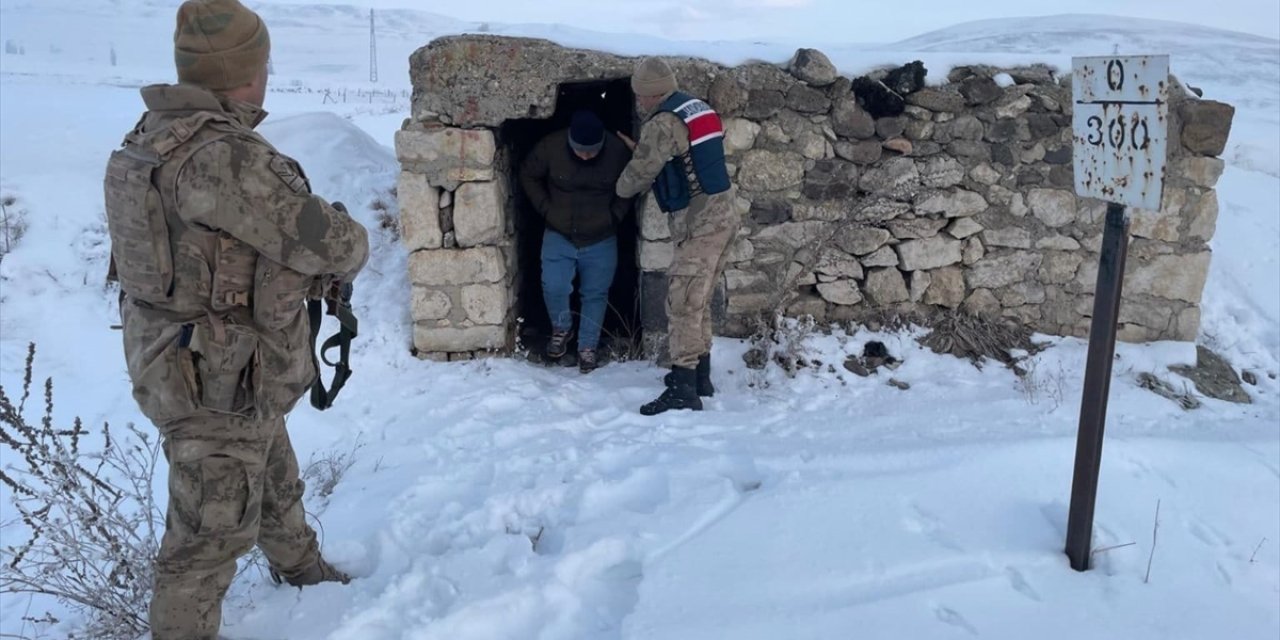 Erzurum'da göçmen kaçakçılığı operasyonlarında 11 zanlı tutuklandı