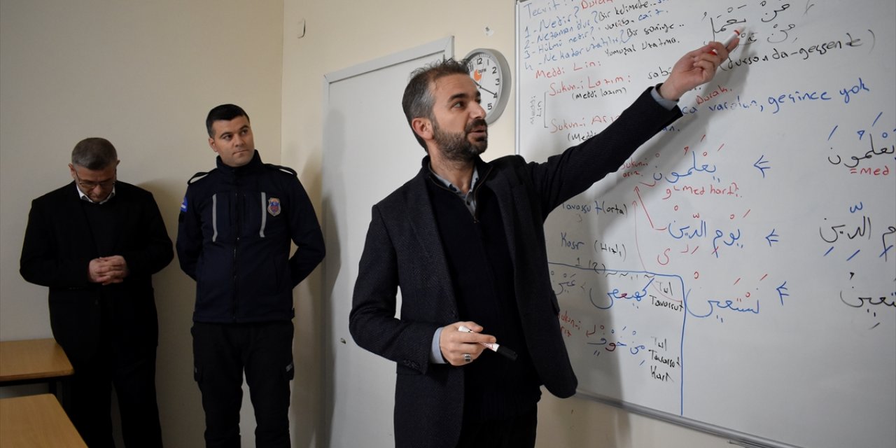 Hükümlü ve tutuklular mesleki kurslarla cezalarından sonraki hayata hazırlanıyor