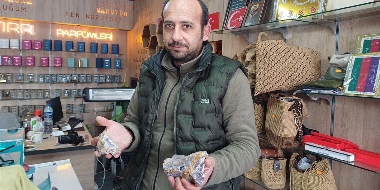 Hobi olarak topladığı taşlar mesleği oldu