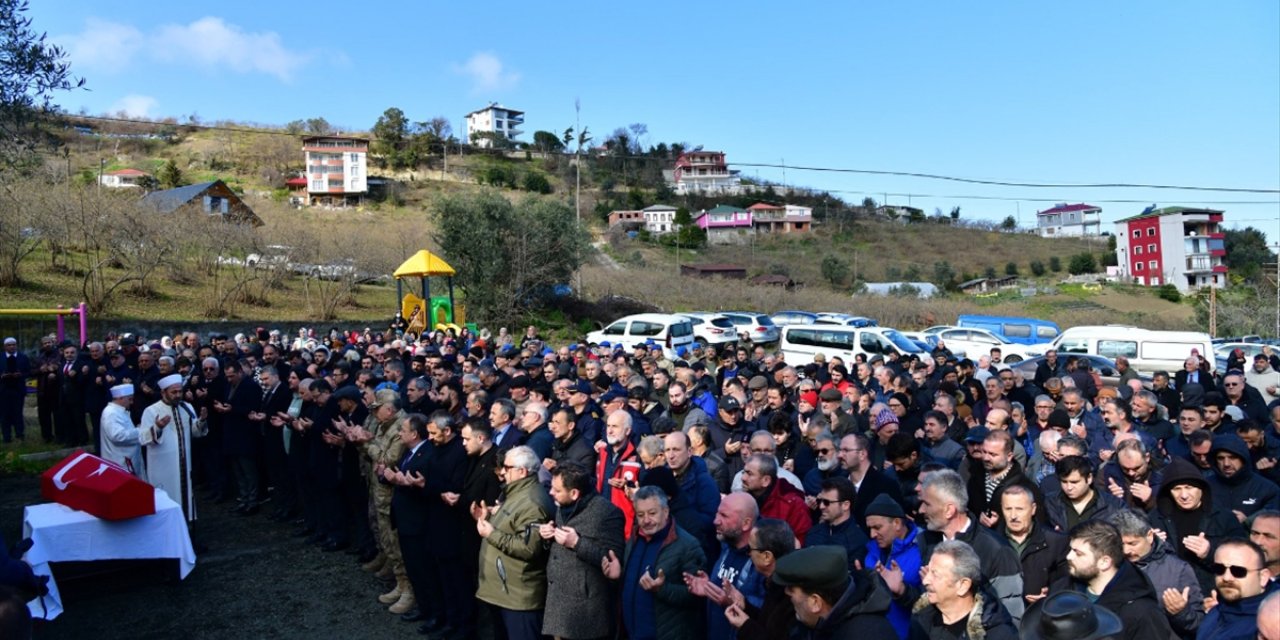 Trabzon'da Kıbrıs gazisi Akşan son yolculuğuna uğurlandı
