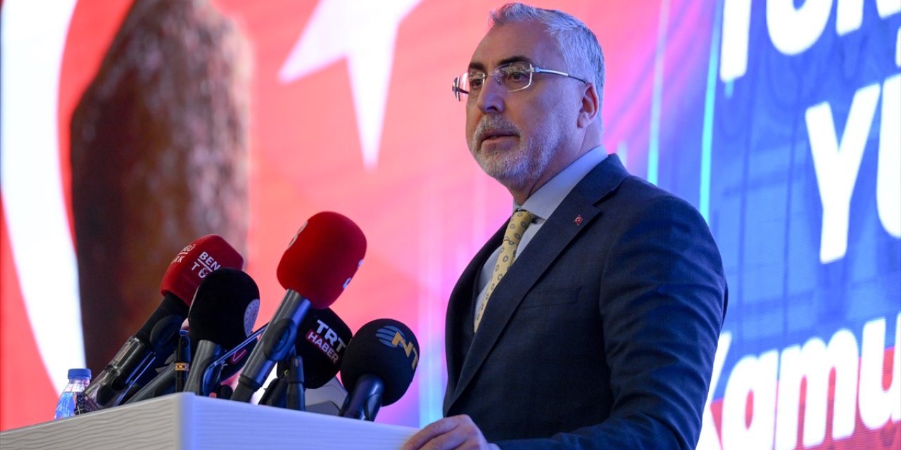 Bakan Işıkhan, "Türk ve Türkiye Yüzyılı İçin Kamu Personel Rejimi Önerisi" programında konuştu: