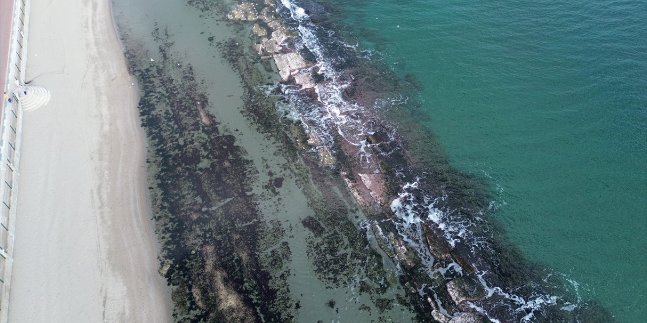 Tekirdağ'da kıyılarda deniz suyu çekildi