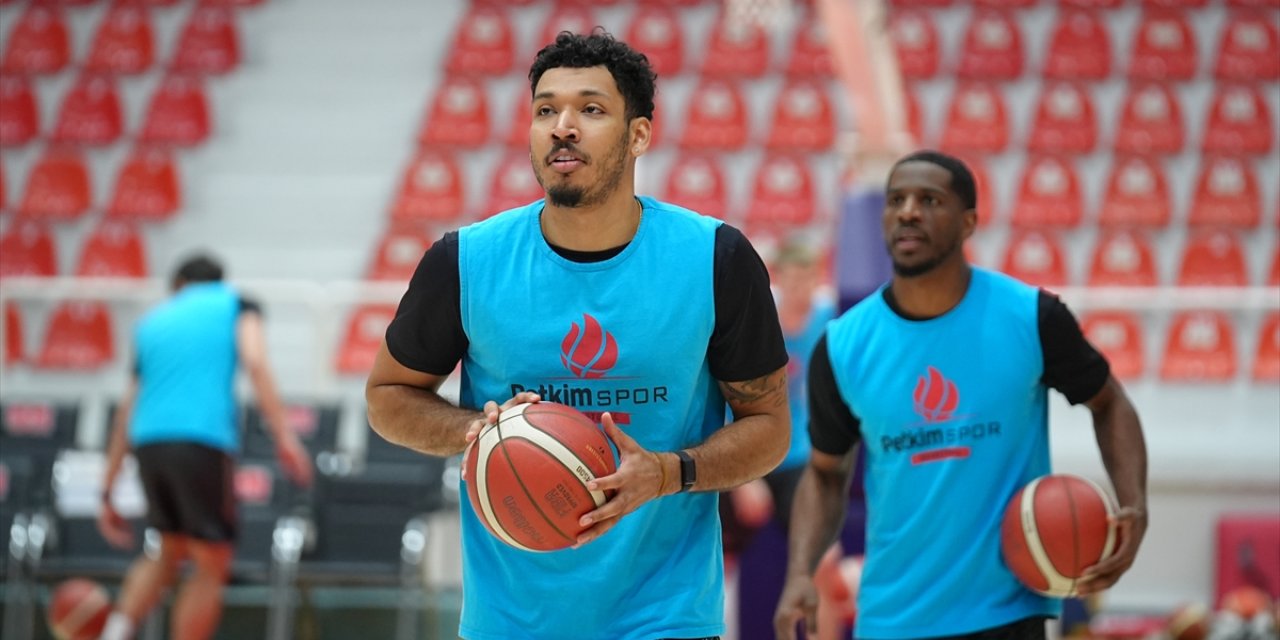 Aliağa Petkimspor, Avrupa'da çeyrek final hedefini bırakmıyor