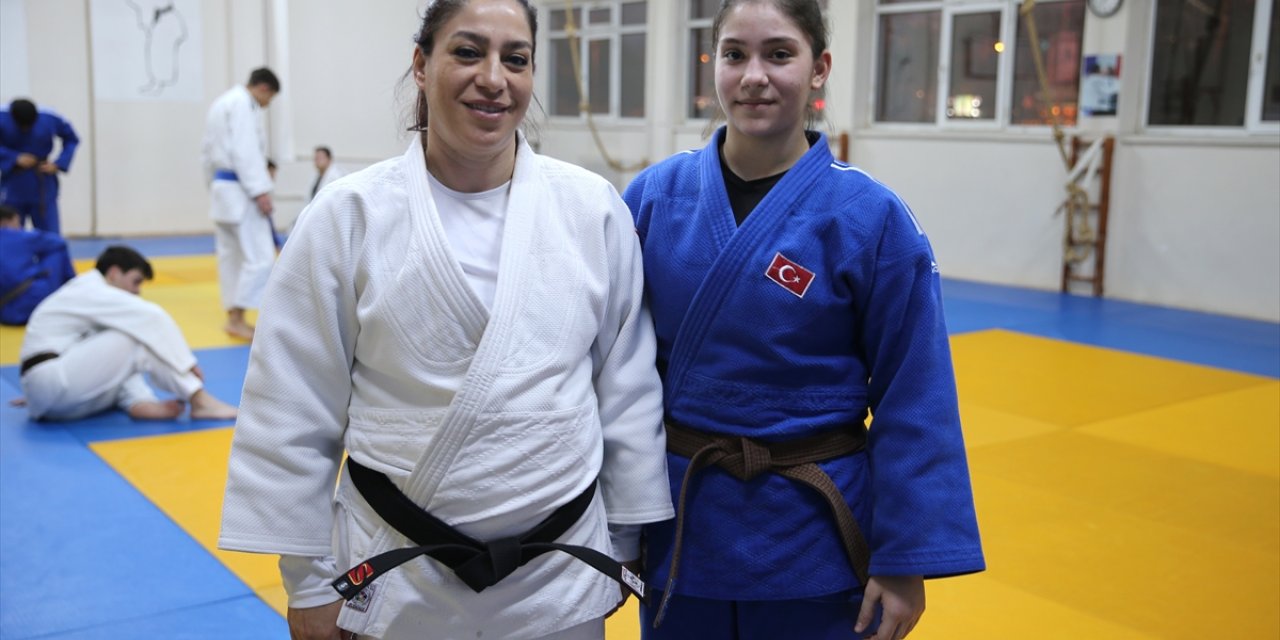 İlkleri başaran anne ile izinden giden kızının judo hikayesi