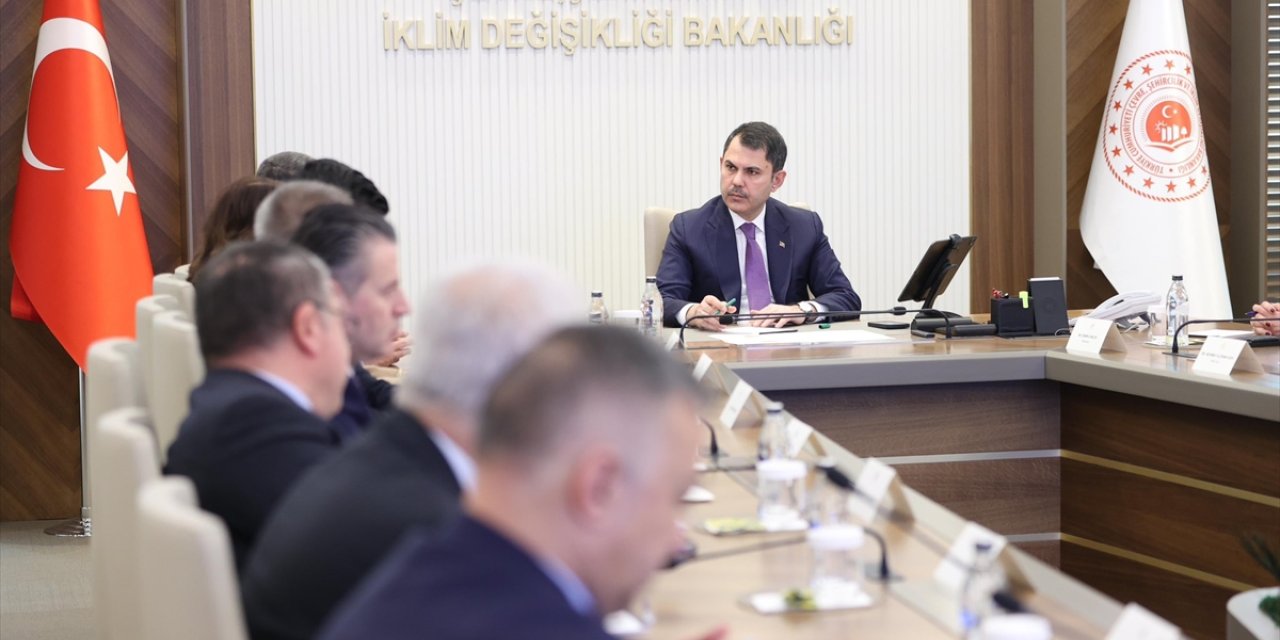 Bakan Kurum, CHP'li milletvekilleri ve belediye başkanlarıyla görüştü