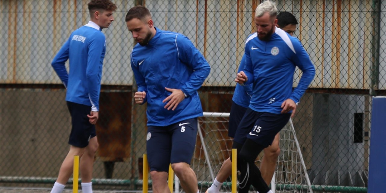 Çaykur Rizesporlu futbolcu Sowe, Galatasaray maçı öncesi değerlendirmelerde bulundu: