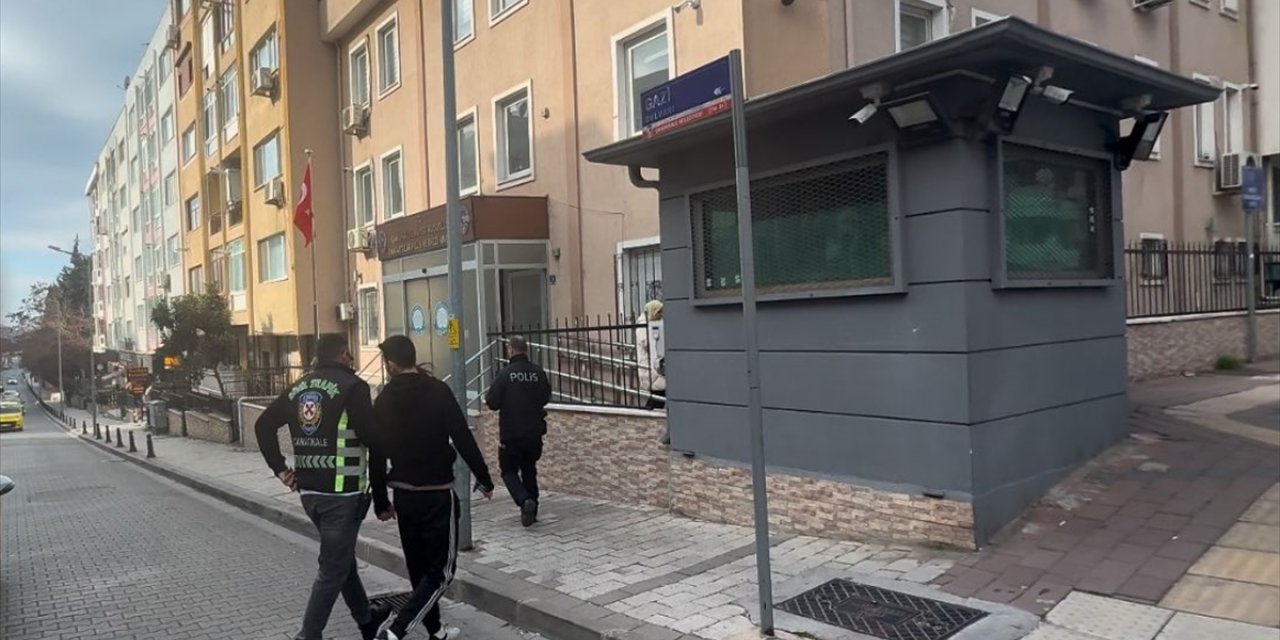 Çanakkale'de motosikletiyle trafik güvenliğini tehlikeye düşüren sürücüye 14 bin lira ceza yazıldı