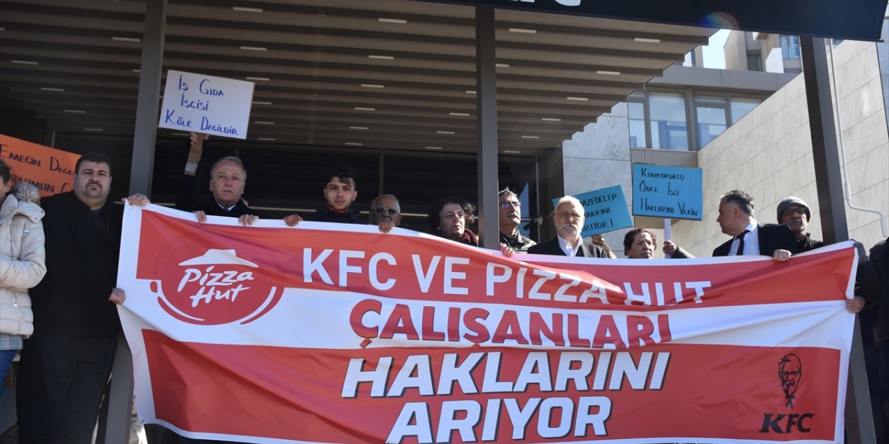 Antalya'da KFC ve Pizza Hut çalışanlarından protesto