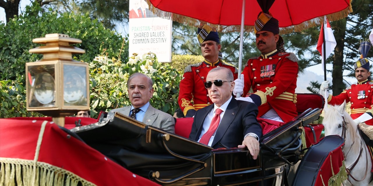 Cumhurbaşkanı Erdoğan Pakistan'da resmi devlet yemeğine katıldı