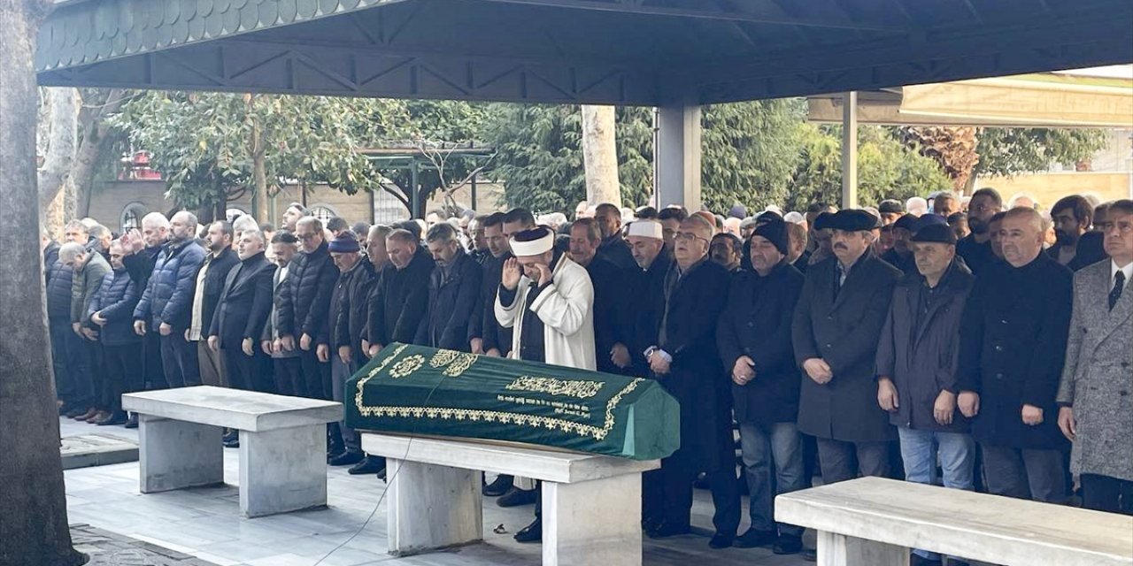 Bahçelievler'de mahalle muhtarı tarafından silahla öldürülen emlakçı son yolculuğuna uğurlandı