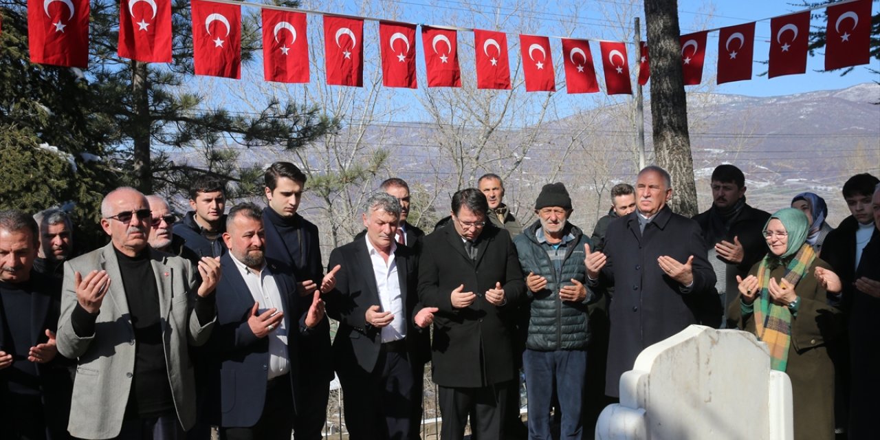 Şampiyon güreşçi Hüseyin Akbaş, vefatının 36. yılında Tokat'taki kabri başında anıldı