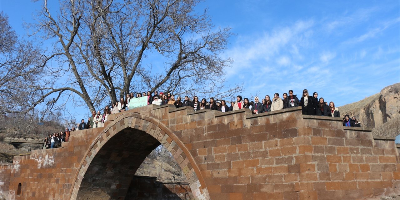 Şehit ve gazi çocukları Bitlis'in tarihi mekanlarını gezdi