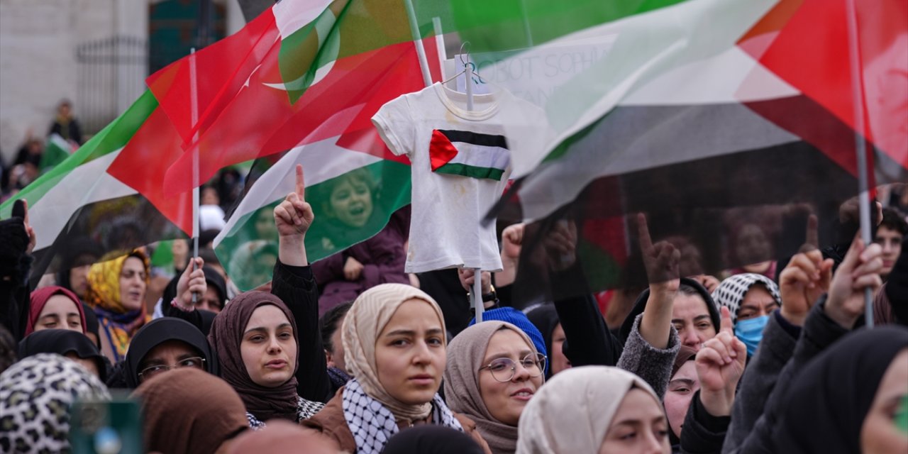 İstanbul'da Trump'ın Filistinlileri zorla yerinden etme planı protesto edildi
