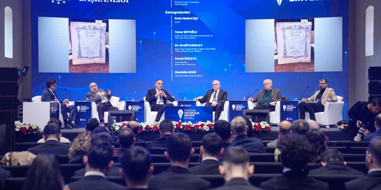 Türkiye Yayıncılık Zirvesi'nde "Babıali'den Günümüze: Türkiye'de Matbuat Dünyasının Dönüşümü" oturumu düzenlendi