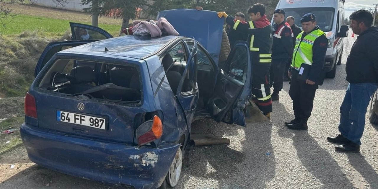 Uşak’ta meydana gelen trafik kazasında 5 kişi yaralandı
