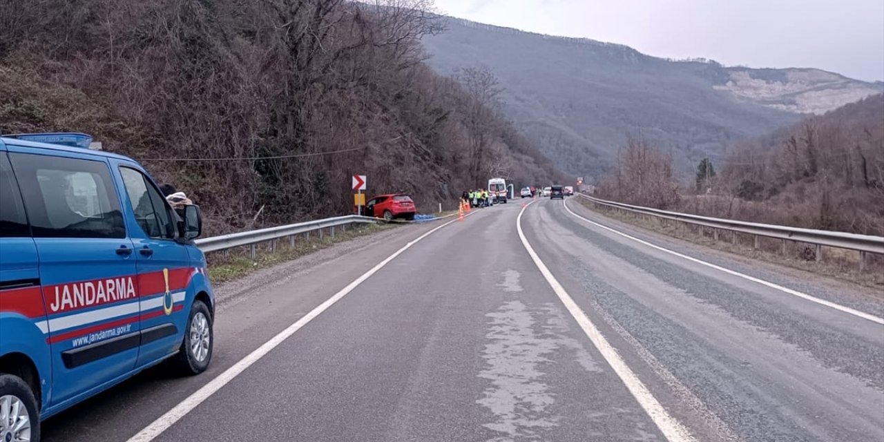 Karabük'te şarampole devrilen otomobilin sürücüsü öldü