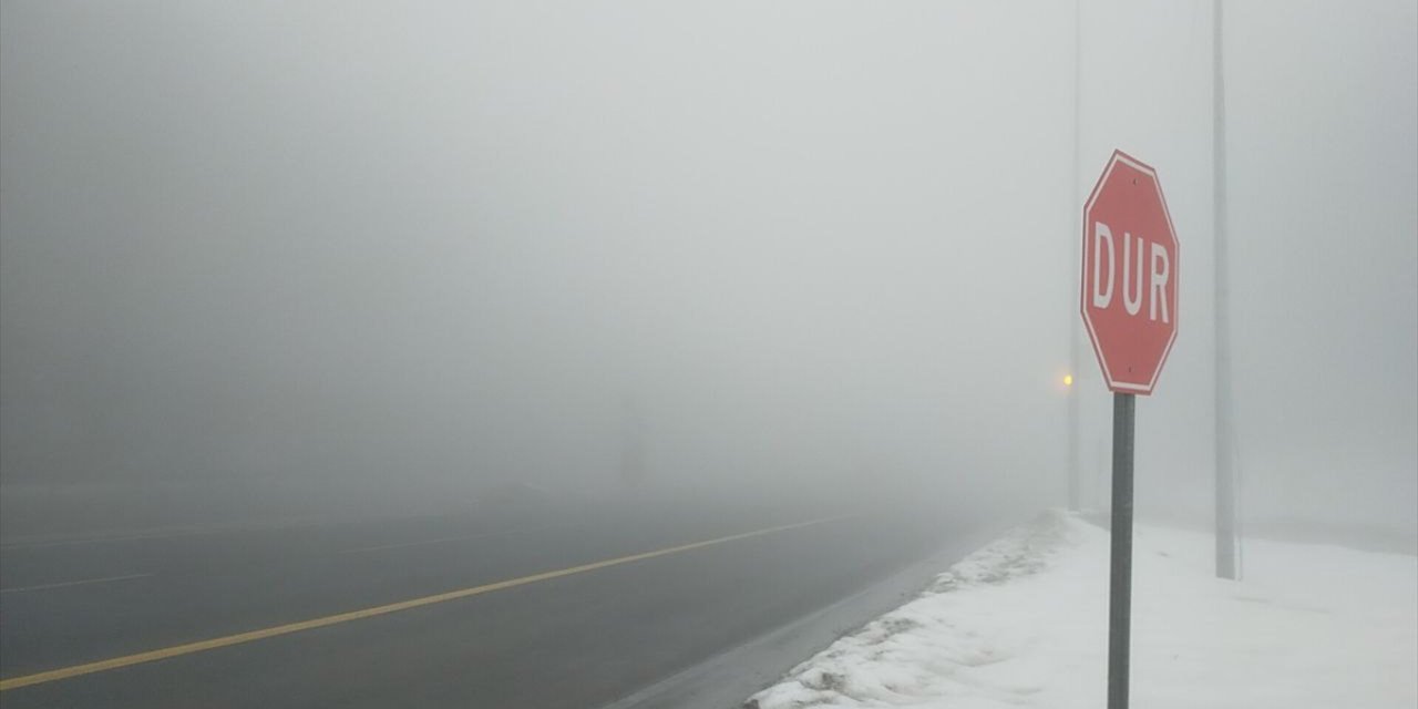 Bolu Dağı'nda sis nedeniyle görüş mesafesi düştü