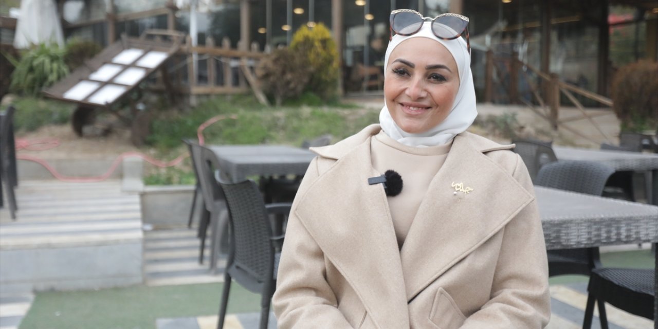 Şam'daki engelsiz kafede servisler down sendromlu gençlerden