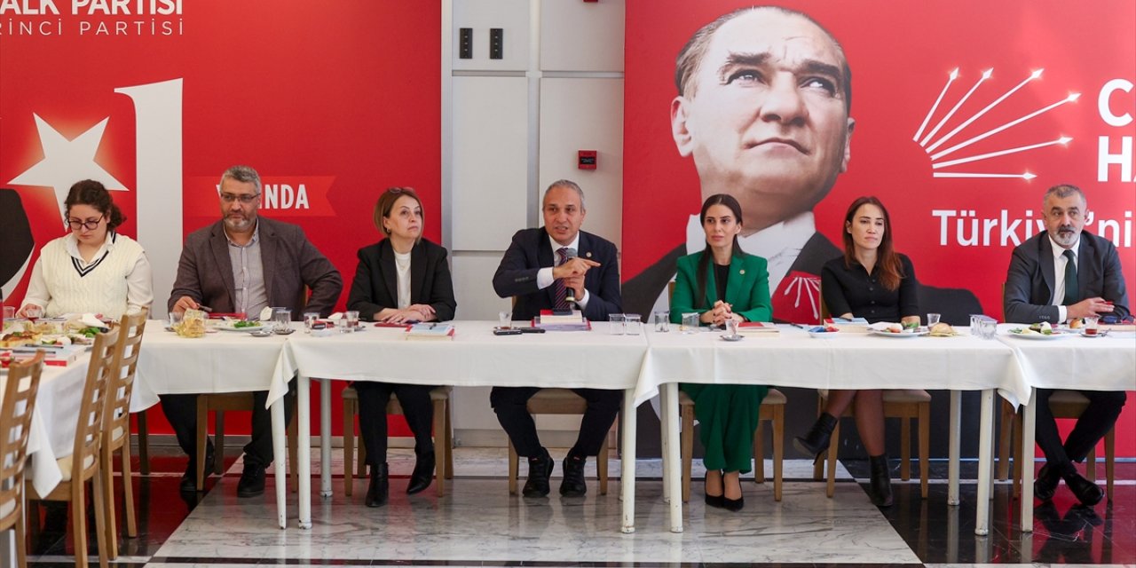 CHP Genel Başkan Yardımcısı Özçağdaş, gazetecilerle sohbet toplantısında konuştu: