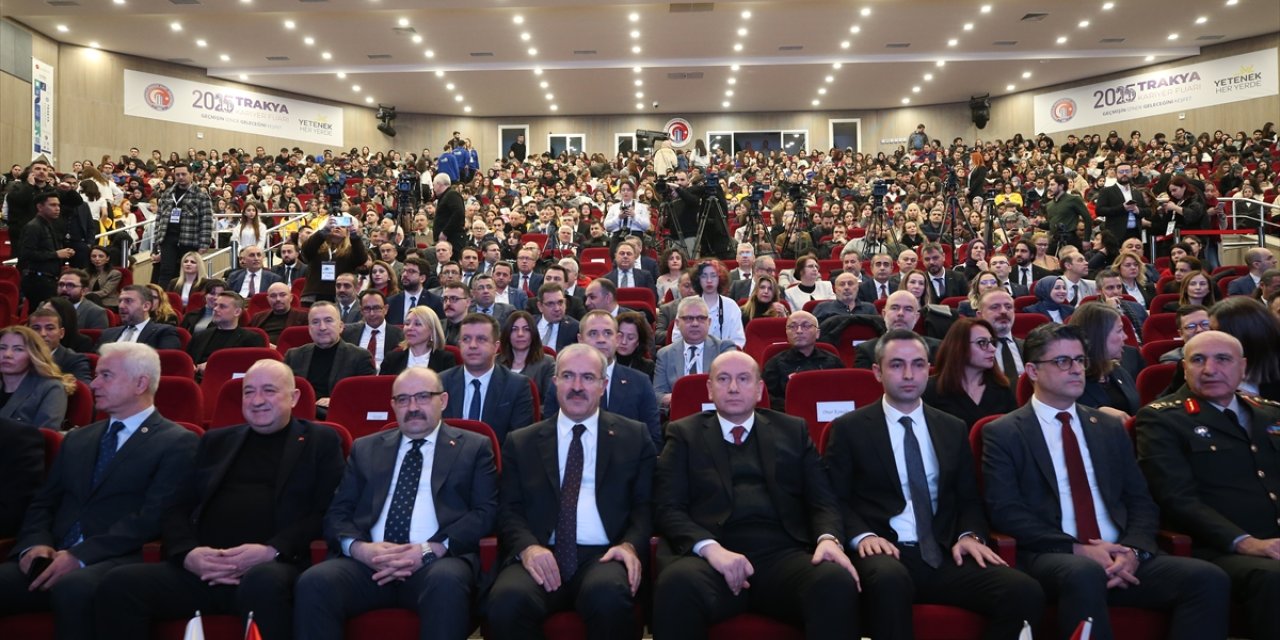 Trakya Kariyer Fuarı Çanakkale'de başladı