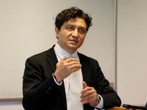 Türk profesöre ABD'deki dahiler kulübünden "En İyi Araştırma Ödülü"