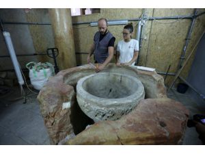 Beytüllahim'deki Doğuş Kilisesi'nde taş vaftiz teknesi bulundu