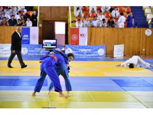 1. Uluslararası Topçam Judo Turnuvası başladı