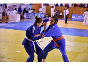 Judo: 1. Uluslararası Topçam Turnuvası