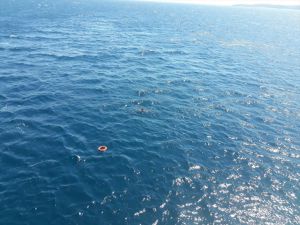 Denizde sürüklenen dalgıç feribottan atılan can simidiyle kurtarıldı