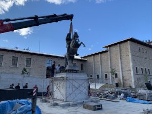Bayburt'taki "Atatürk heykeli" tartışması