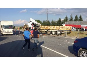 GÜNCELLEME - Otoyolda zincirleme trafik kazası: 1 ölü, 5 yaralı