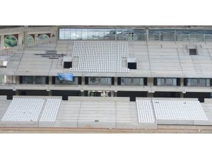 Çotanak Stadı'nın koltukları takılmaya başlandı
