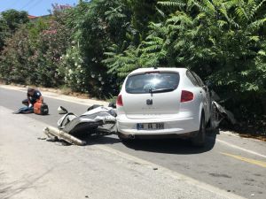 Trafik levhasına çarpan üniversite öğrencisi öldü