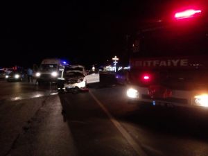 Denizli'de iki otomobil çarpıştı: 11 yaralı