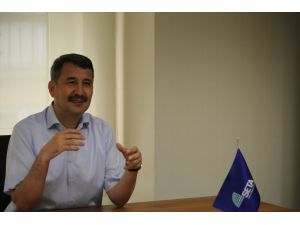 "Genç seçmenlerin oyları kimlikleri gibi esnek"