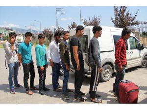 Hatay’da 8 düzensiz göçmen yakalandı