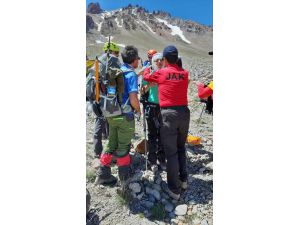Erciyes'te 2 dağcı yaralandı