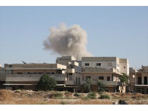 İdlib'e yoğun hava saldırıları sürüyor