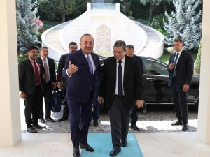 Dışişleri Bakanı Çavuşoğlu Malezyalı mevkidaşı Abdullah ile görüştü