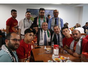 Abdurrahim Albayrak, Filistinli futbolcuları konuk etti
