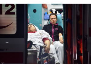 İzmir'de amonyak gazından zehirlenen 25 işçi hastaneye kaldırıldı