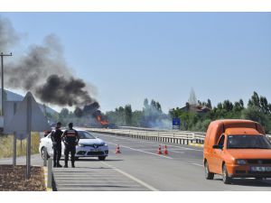 Konya'da mühimmat taşıyan kamyonda yangın