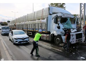 Eskişehir'de 6 aracın karıştığı kazada 2 kişi yaralandı