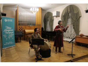 Moskova'da Türk müziği dinletisi