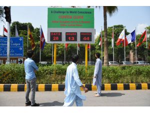 Pakistan'da BM ofisi önüne "Sokağa Çıkma Yasağı Saati"
