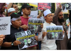Malezya'da Keşmir'deki Müslümanlarla dayanışma eylemi